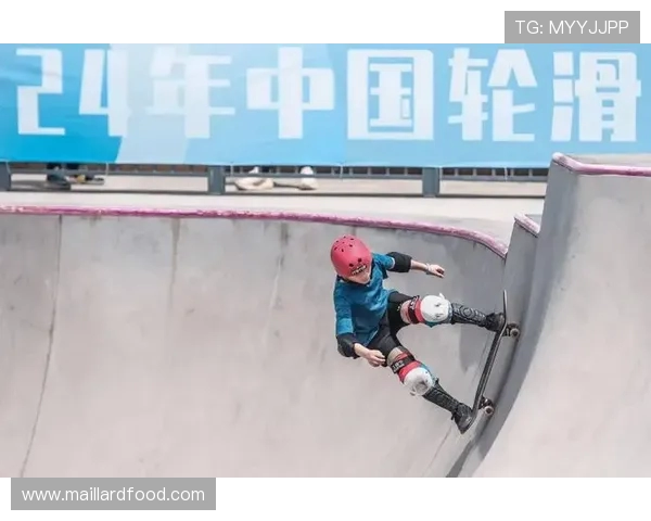 上海滑板队边路渗透革新探索新战术提升整体竞技水平