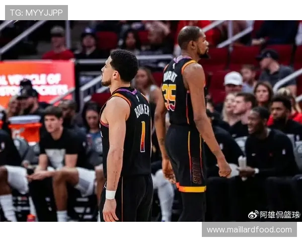 德文布克领衔太阳队冲击季后赛展现超强个人能力与团队合作精神