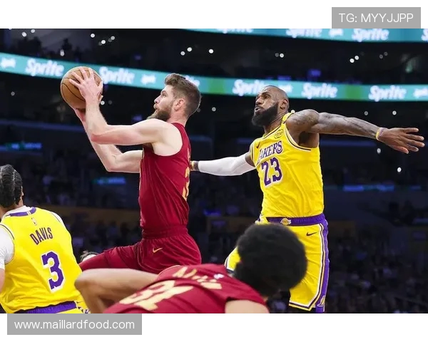 詹姆斯带队逆转勇士豪取40分10篮板7助攻湖人锁定季后赛席位 詹姆斯带队逆转勇士豪取40分10篮板7助攻湖人锁定季后赛席位