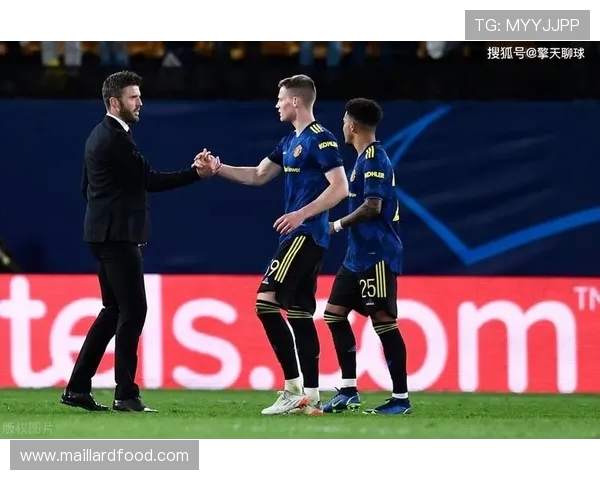 雄鹿与猛龙激战正酣大比分对决引发球迷热议与期待