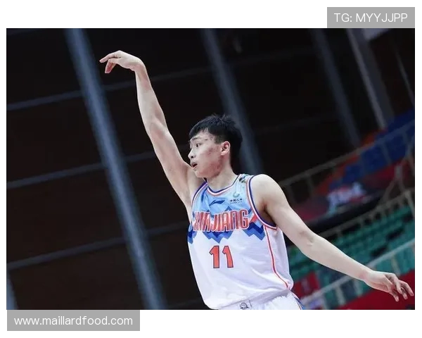 齐麟的崛起与未来展望：从青年才俊到篮球场上的新星之路