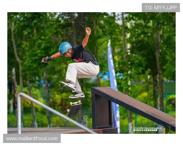 成都滑板队在世界攀岩锦标赛中以95分稳居积分榜首位