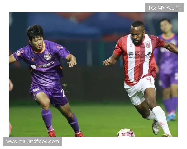 上海足球队以69分领跑挑战赛积分榜展现强劲实力 上海足球队以69分领跑挑战赛积分榜展现强劲实力